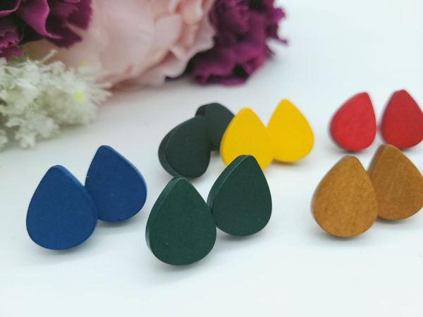 Holz Tropfen Ohrstecker bunt